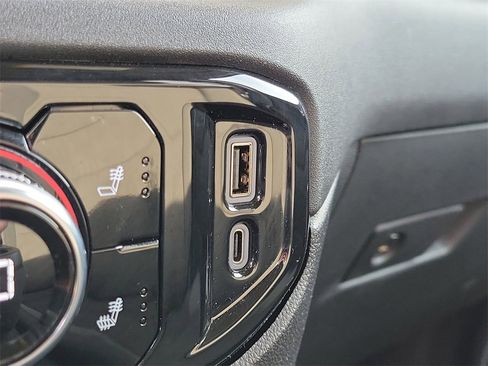 Used 2023 GMC Sierra 1500 Elevation image 31