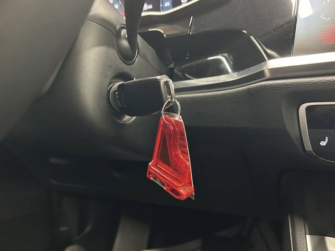 Used 2025 Audi Q3 2.0T Premium image 37