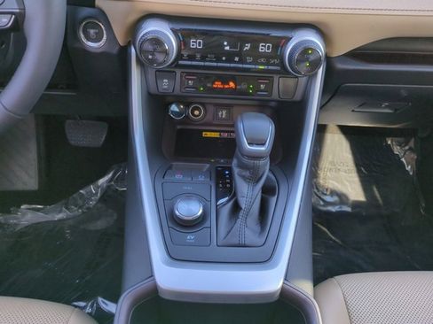 Used 2024 Toyota RAV4 Limited image 18