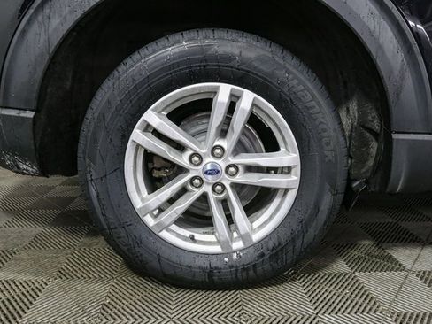 Used 2022 Ford Explorer XLT w/ Equipment Group 202A image 16