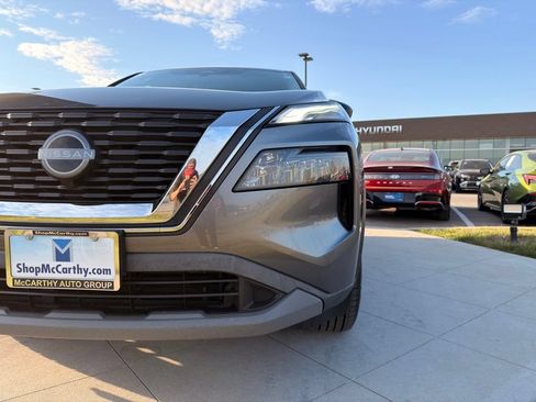 Used 2023 Nissan Rogue S AWD/4WD image 11