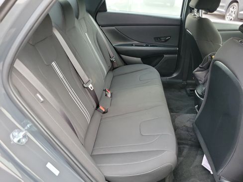 Certified 2025 Hyundai Elantra SEL image 20