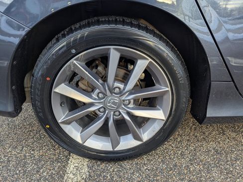 Used 2019 Honda Civic EX image 12