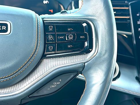 Used 2022 Jeep Grand Wagoneer Series III w/ Rear Seat Video Group 1 image 32