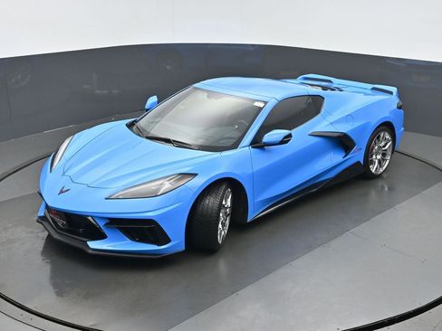 Used 2021 Chevrolet Corvette Stingray Preferred Cpe w/ Z51 Performance Package RWD image 30