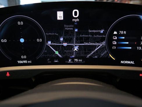 Used 2022 Porsche Taycan image 17