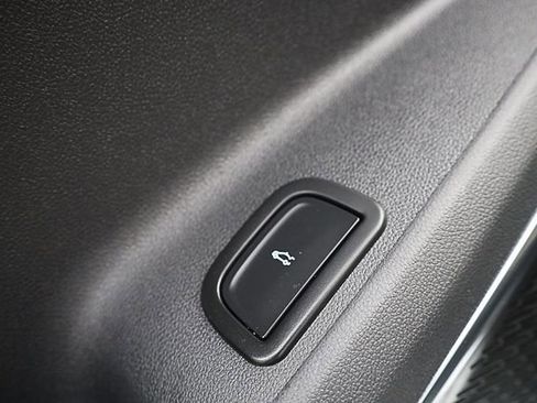 Used 2024 Chevrolet Traverse LT w/ Enhanced Driving Package image 19