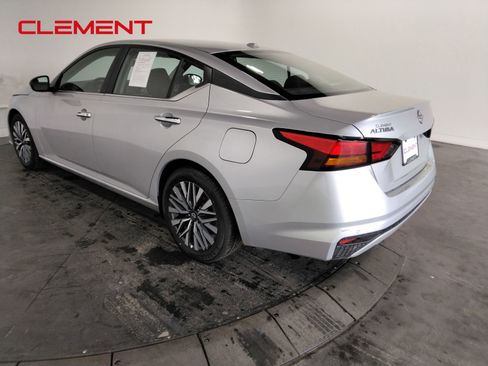 Used 2025 Nissan Altima 2.5 SV image 7