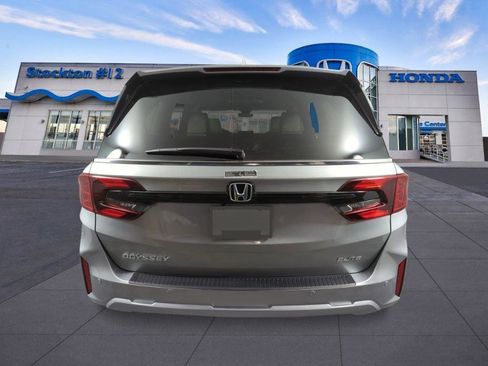 New 2026 Honda Odyssey Elite image 3