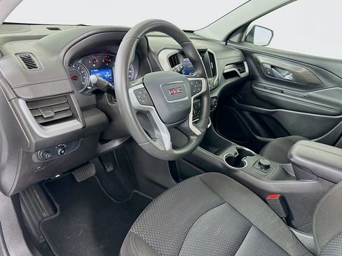Used 2024 GMC Terrain SLE image 9
