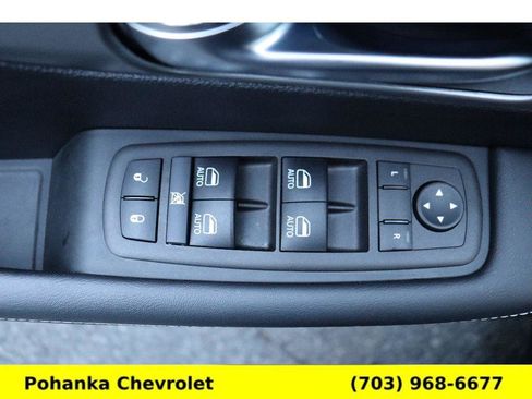 Used 2025 Chrysler Pacifica Select image 20