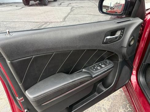 Used 2017 Dodge Charger R/T RWD image 13