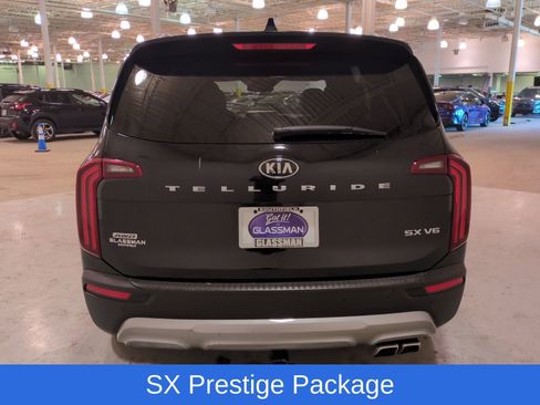 Used 2021 Kia Telluride SX w/ SX Prestige Package image 4