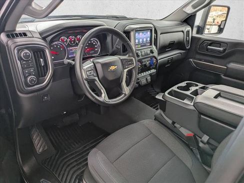 Used 2022 Chevrolet Silverado 2500 LT w/ Convenience Package image 9