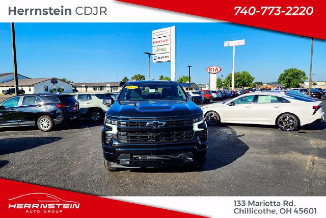 Used 2023 Chevrolet Silverado 1500 RST w/ Rally Edition AWD/4WD image 2