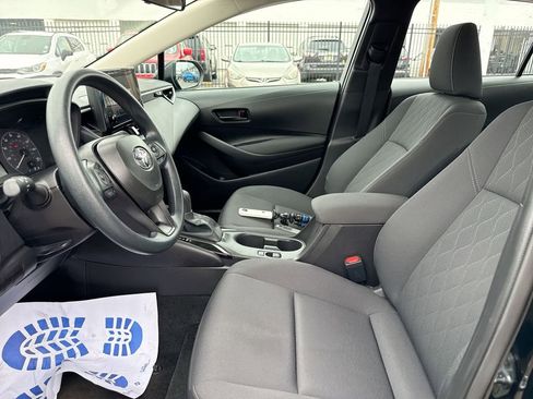 Used 2025 Toyota Corolla LE FWD image 21
