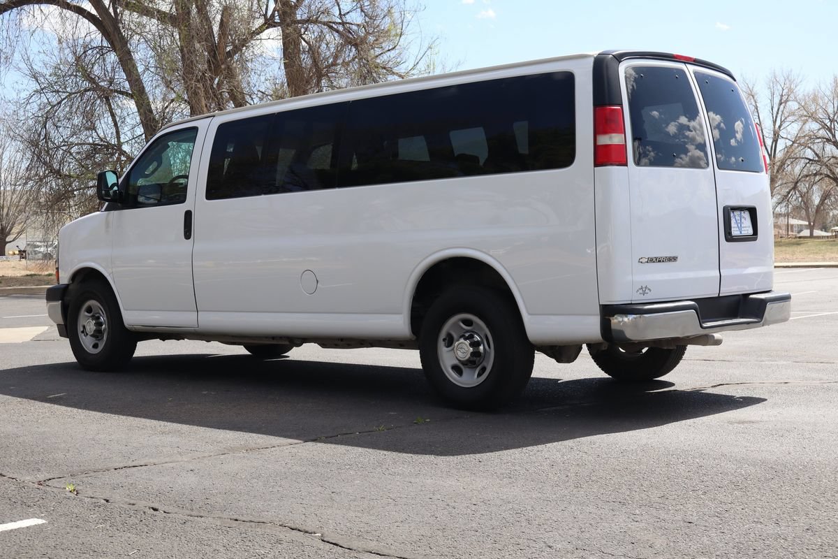 Used 2017 Chevrolet Express 3500 LT RWD image 7