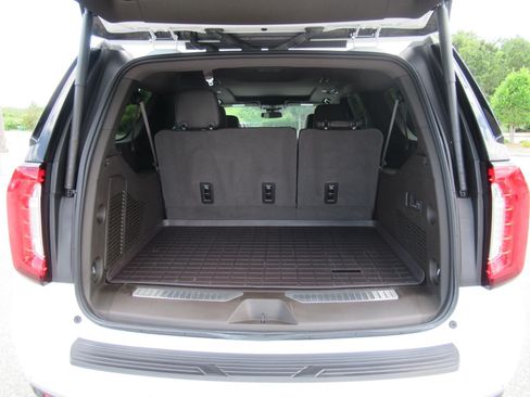 Used 2024 GMC Yukon XL Denali RWD image 38