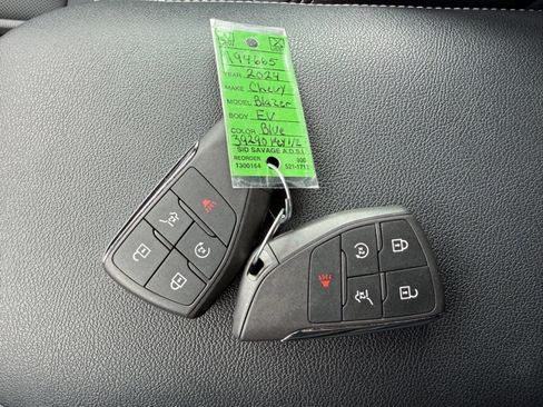 Used 2024 Chevrolet Blazer EV LT image 39