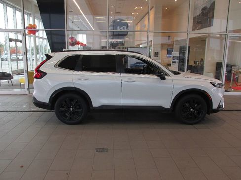 Used 2023 Honda CR-V Sport Touring image 9