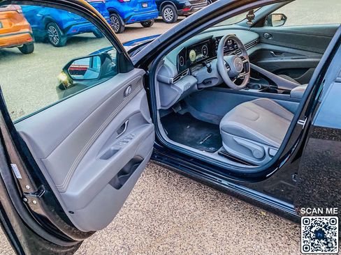 Used 2021 Hyundai Elantra SEL w/ Convenience Package image 12
