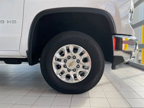 Used 2024 Chevrolet Silverado 2500 LTZ image 16