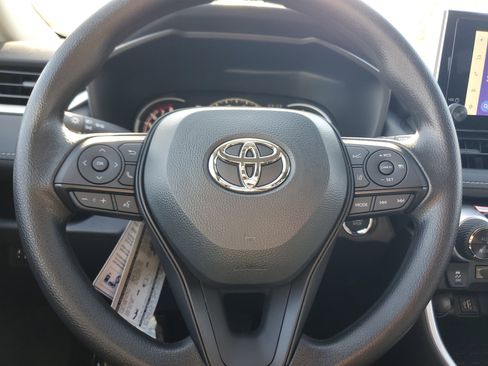 Used 2025 Toyota RAV4 XLE image 21