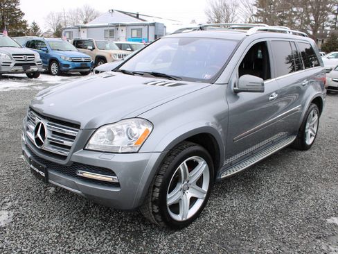 Used 2012 Mercedes-Benz GL 550 4MATIC image 2