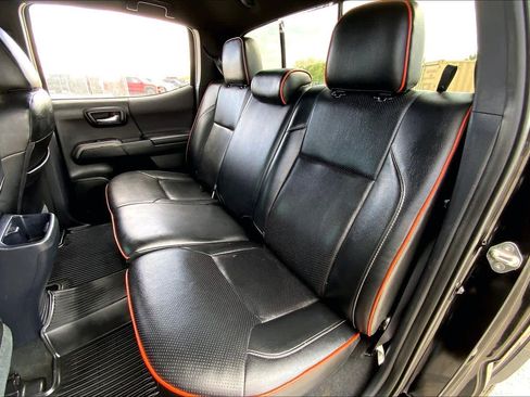 Used 2017 Toyota Tacoma TRD Sport w/ Tow Package image 20