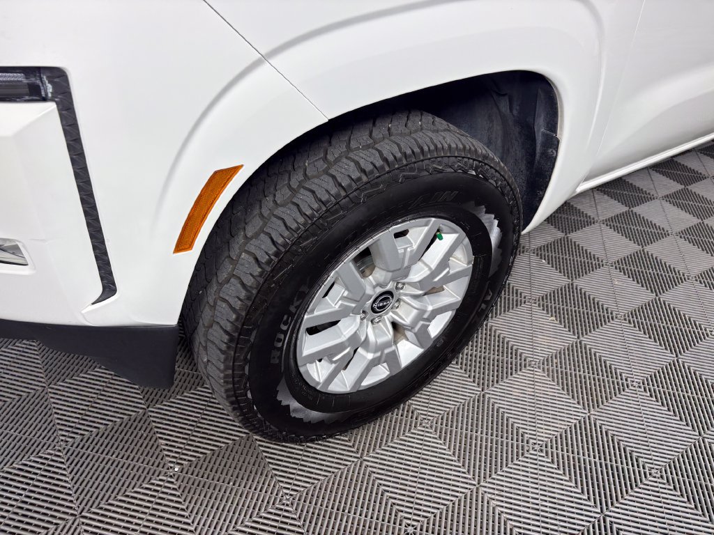Used 2024 Nissan Frontier SV w/ SV Convenience Package AWD/4WD image 10