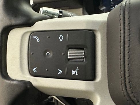 Used 2020 Land Rover Defender 110 First Edition image 20