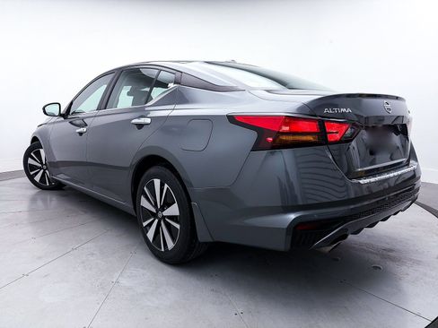 Used 2021 Nissan Altima 2.5 SV w/ SV Premium Package image 2