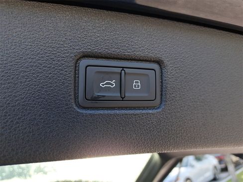 New 2026 Audi Q7 2.0T Premium image 32