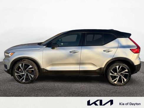 Used 2019 Volvo XC40 T5 R-Design image 2