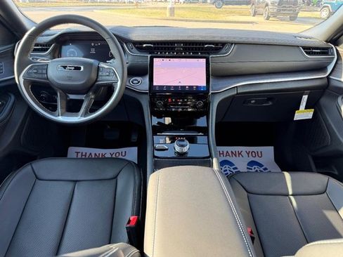 New 2025 Jeep Grand Cherokee L Limited w/ Luxury Tech Group II image 13