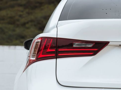 Used 2014 Lexus IS 250 image 11