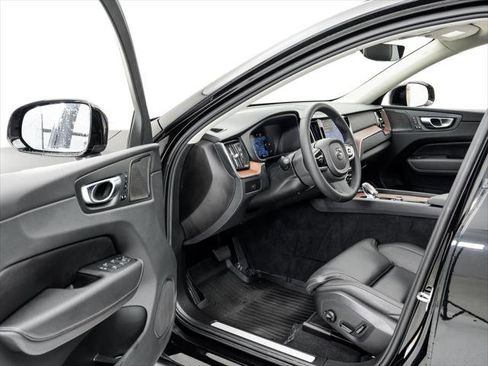 Used 2023 Volvo XC60 B5 Ultimate w/ Climate Package AWD/4WD image 7