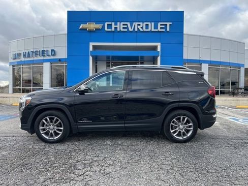 Used 2023 GMC Terrain SLT FWD image 1