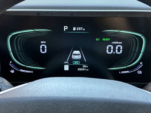 Certified 2023 Kia Niro LX FWD image 30