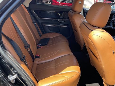 Used 2016 Jaguar XJ R-Sport RWD image 15