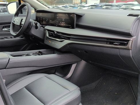 Used 2025 Nissan Murano SV image 20