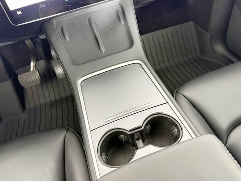 Used 2023 Tesla Model Y Long Range AWD/4WD image 60