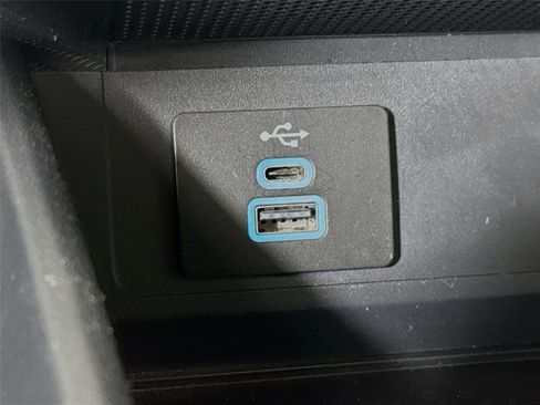 Used 2024 Ford Mustang Coupe image 11