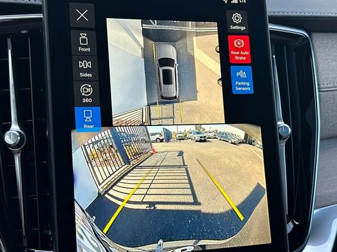 New 2026 Volvo XC90 B6 Plus AWD/4WD image 16