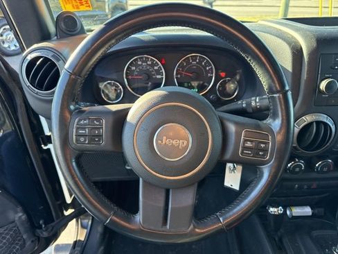 Used 2012 Jeep Wrangler Unlimited Sport image 17