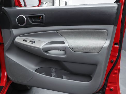 Used 2006 Toyota Tacoma V6 image 18