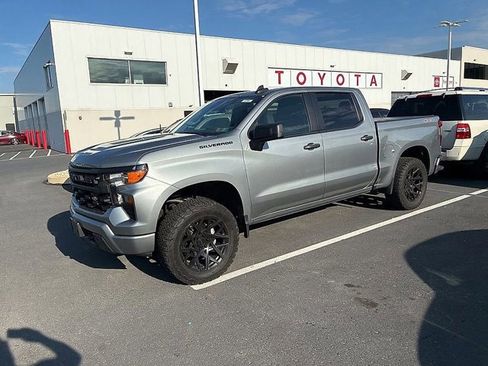 Used 2023 Chevrolet Silverado 1500 Custom AWD/4WD image 16