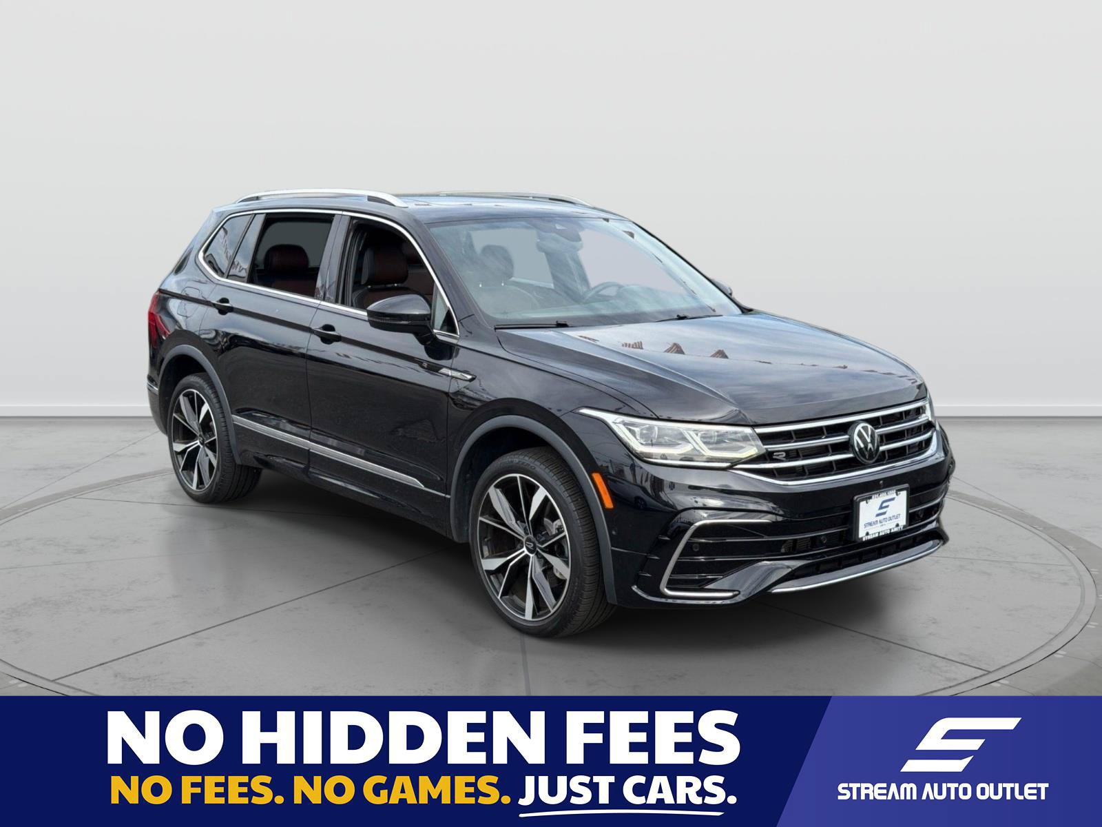 Used 2024 Volkswagen Tiguan SEL R-Line AWD/4WD image 1