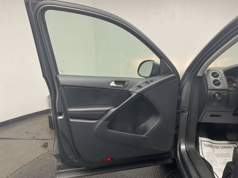 Used 2016 Volkswagen Tiguan S AWD/4WD image 9