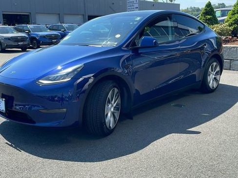 Used 2023 Tesla Model Y Long Range AWD/4WD image 3